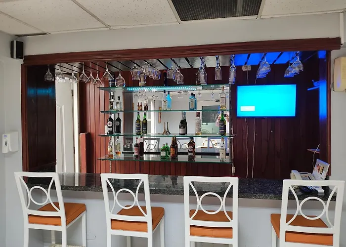 Airport Hotel: Micro Hotel Condo Suites