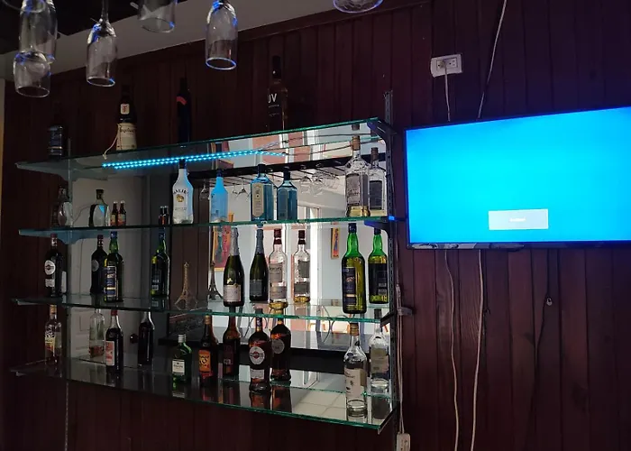 Airport Hotel: Micro Hotel Condo Suites