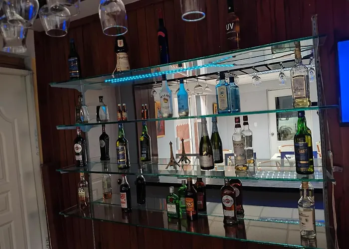 Airport Hotel: Micro Hotel Condo Suites